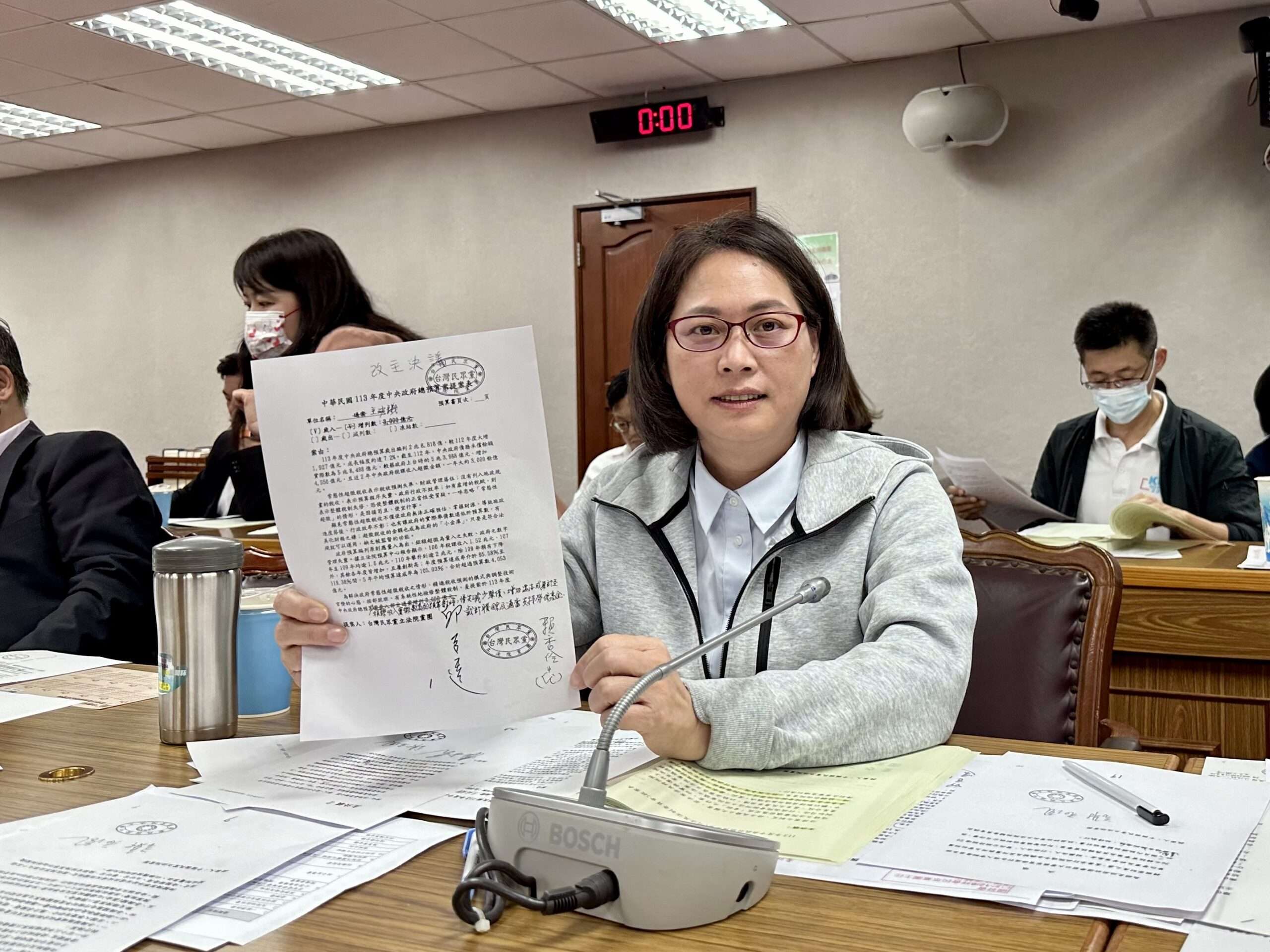 民眾黨立委賴香伶籲最低工資法應盡快上路 勞工權益不能拖 639714F8 F301 4C6E 8D9E A26B869B5506 scaled