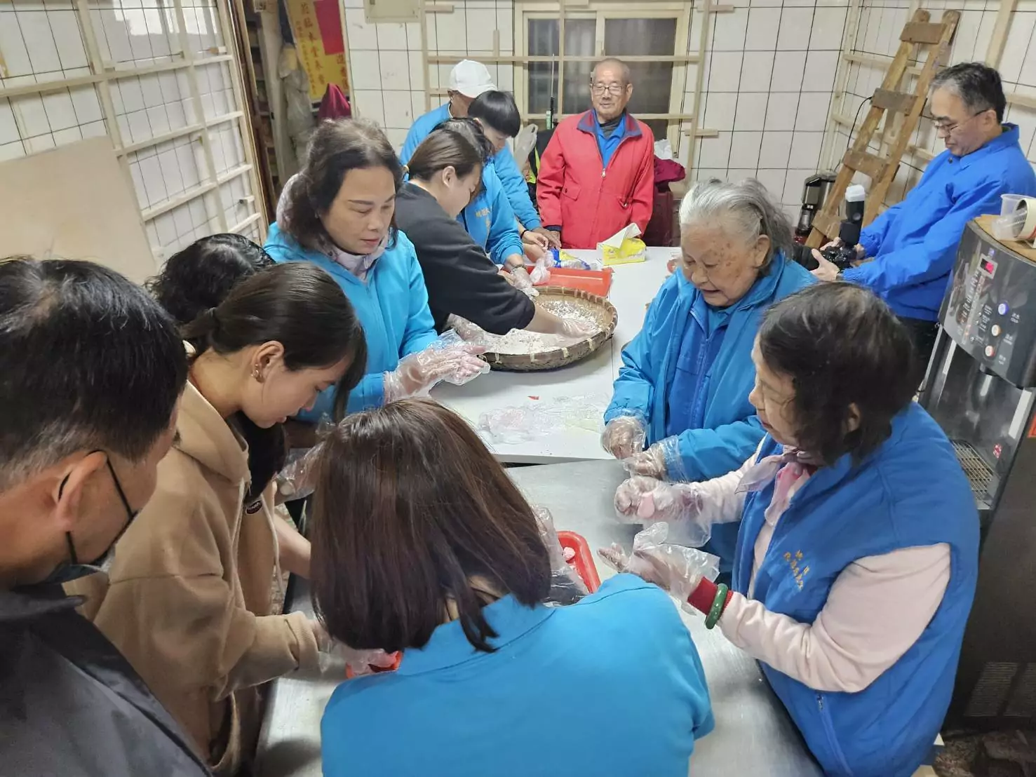 寒流來襲!慈慧慈惠堂舉辦冬至搓湯圓活動 773796 0