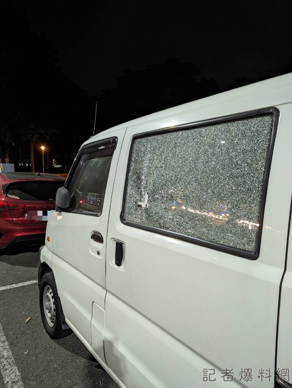 誰在試槍? 廂型車疑遭BB彈毀損車窗 警調電眼追緝中