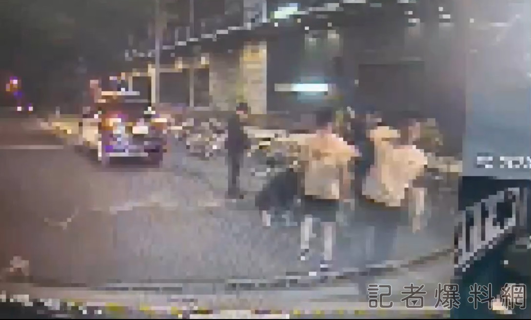 唱完KTV等計程車太開心「繼續唱繼續笑」 路過2女以為被笑竟烙人嗆聲、當街開打