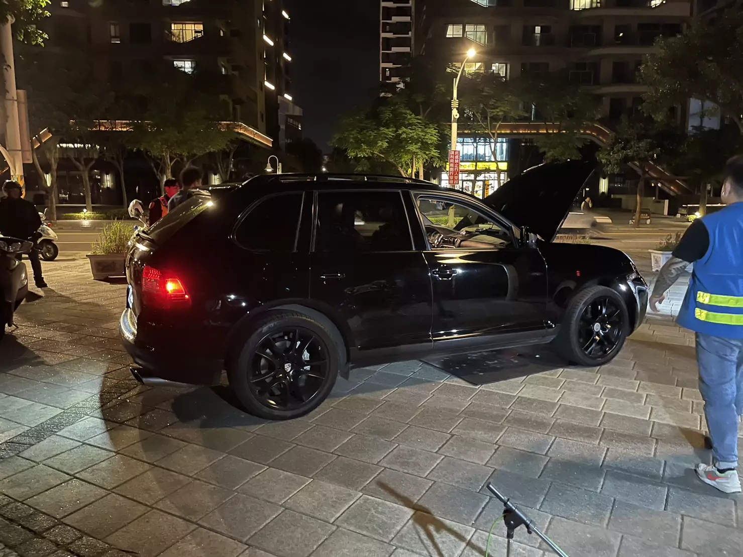 瑪莎拉蒂、保時捷深夜炸街擾鄰 桃警當場開罰 S 20586613