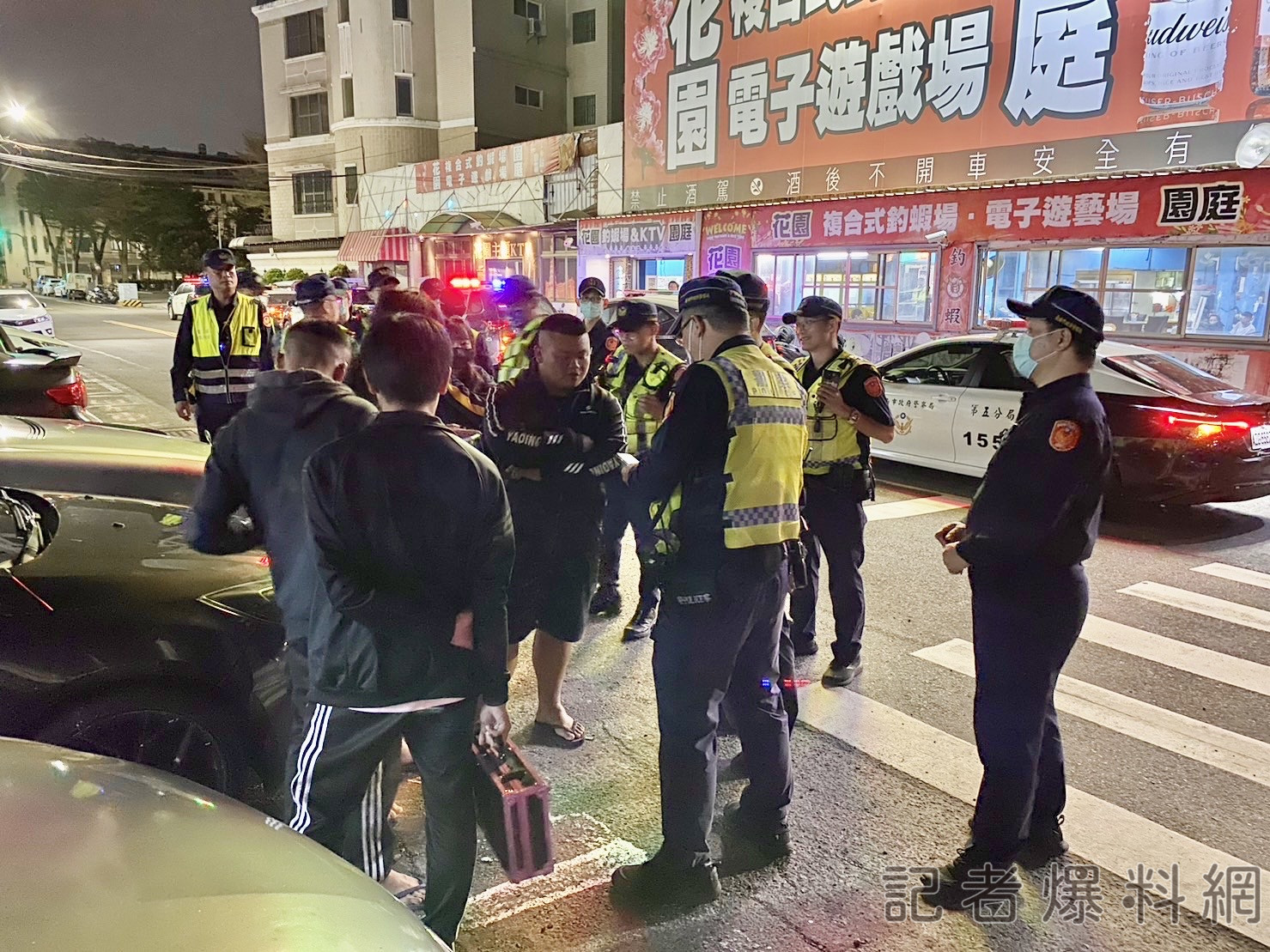 【有片】疑為不到千元！8青少年在釣蝦場起糾紛 噴椒水、砸酒、持械