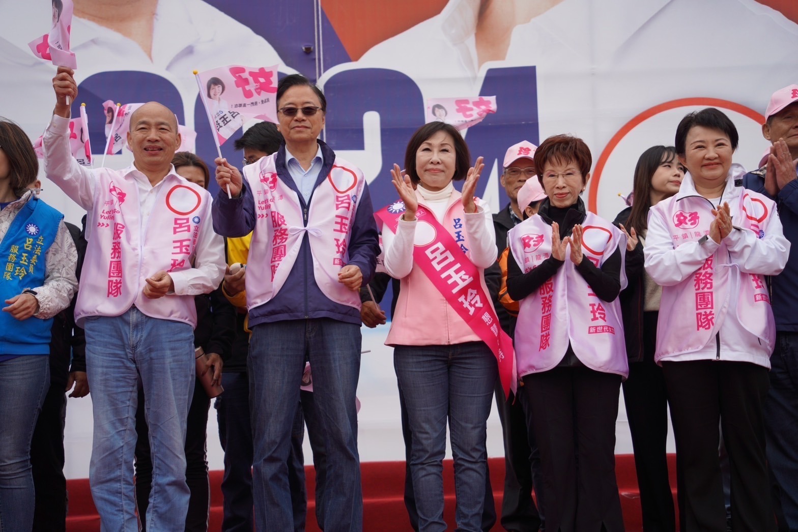 呂玉玲龍潭競總成立大會湧逾6千支持者 韓國瑜、張善政合體拉票 S 52469814 0