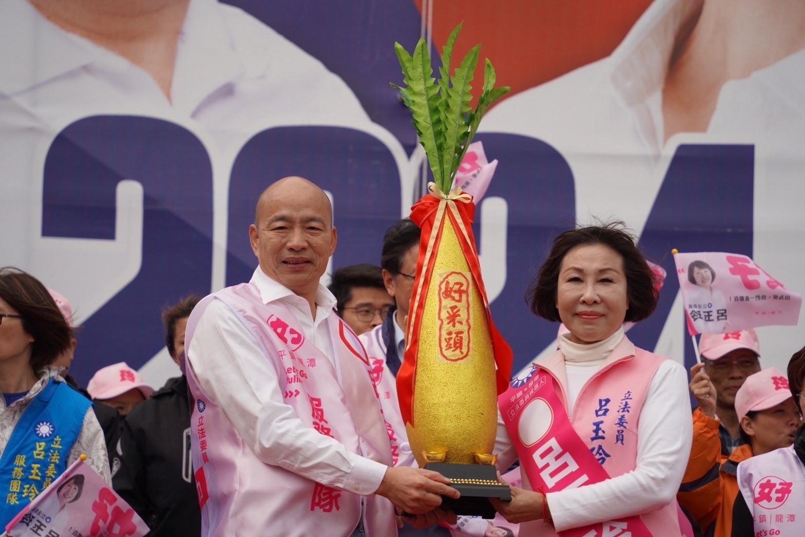 呂玉玲龍潭競總成立大會湧逾6千支持者 韓國瑜、張善政合體拉票 S 52469819 0