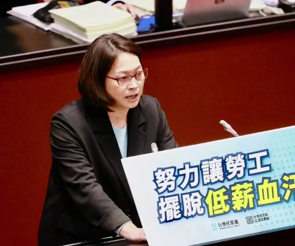 《最低工資法》三讀通過 賴香伶:在野黨不敵人數優勢遭封殺 《最低工資法》三讀通過 賴香伶:在野黨不敵人數優勢遭封殺