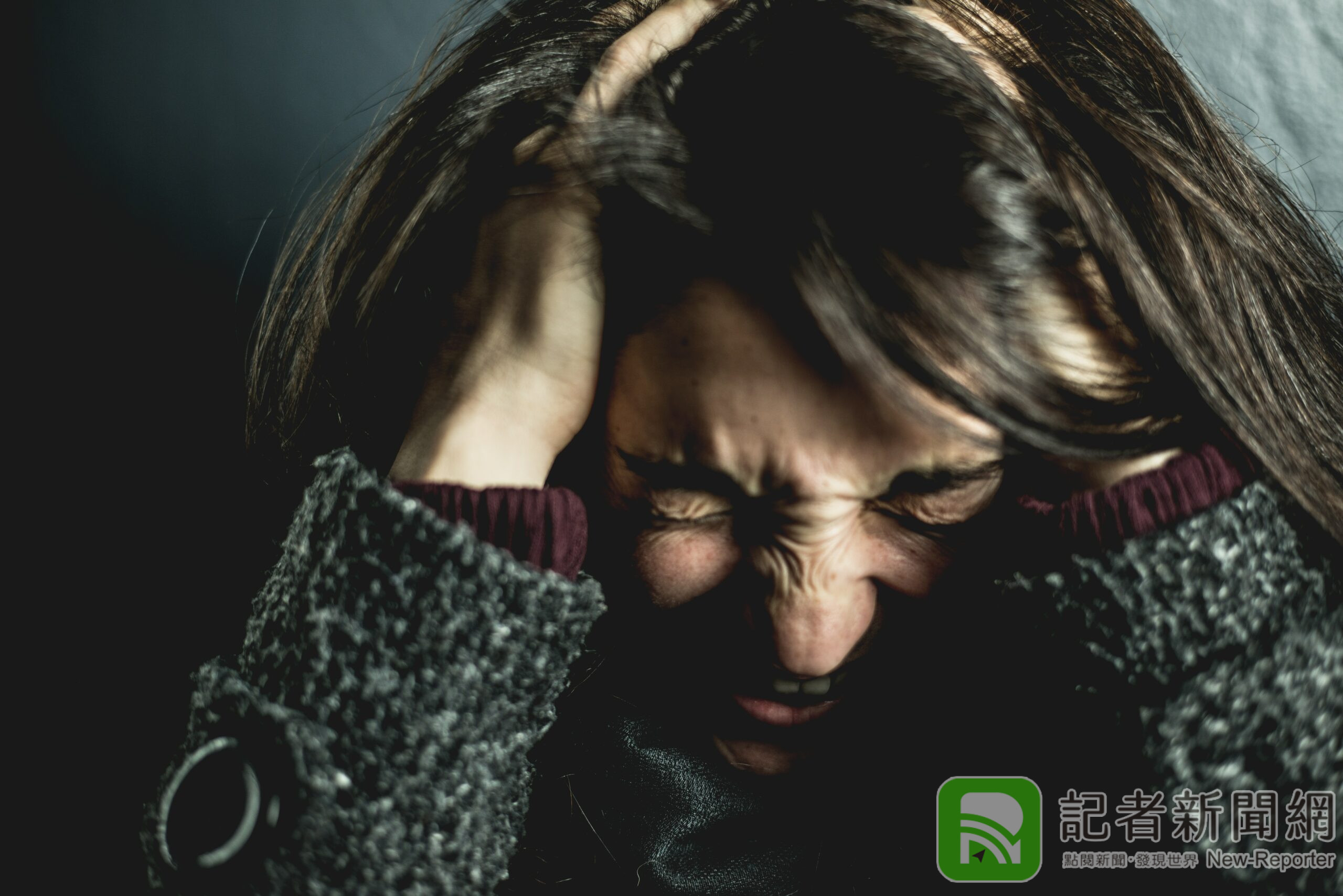 學長硬上學妹!公開場合摸屁股 還嗆「洞戳大給別人X」 學長硬上學妹!公開場合摸屁股 還嗆「洞戳大給別人X」