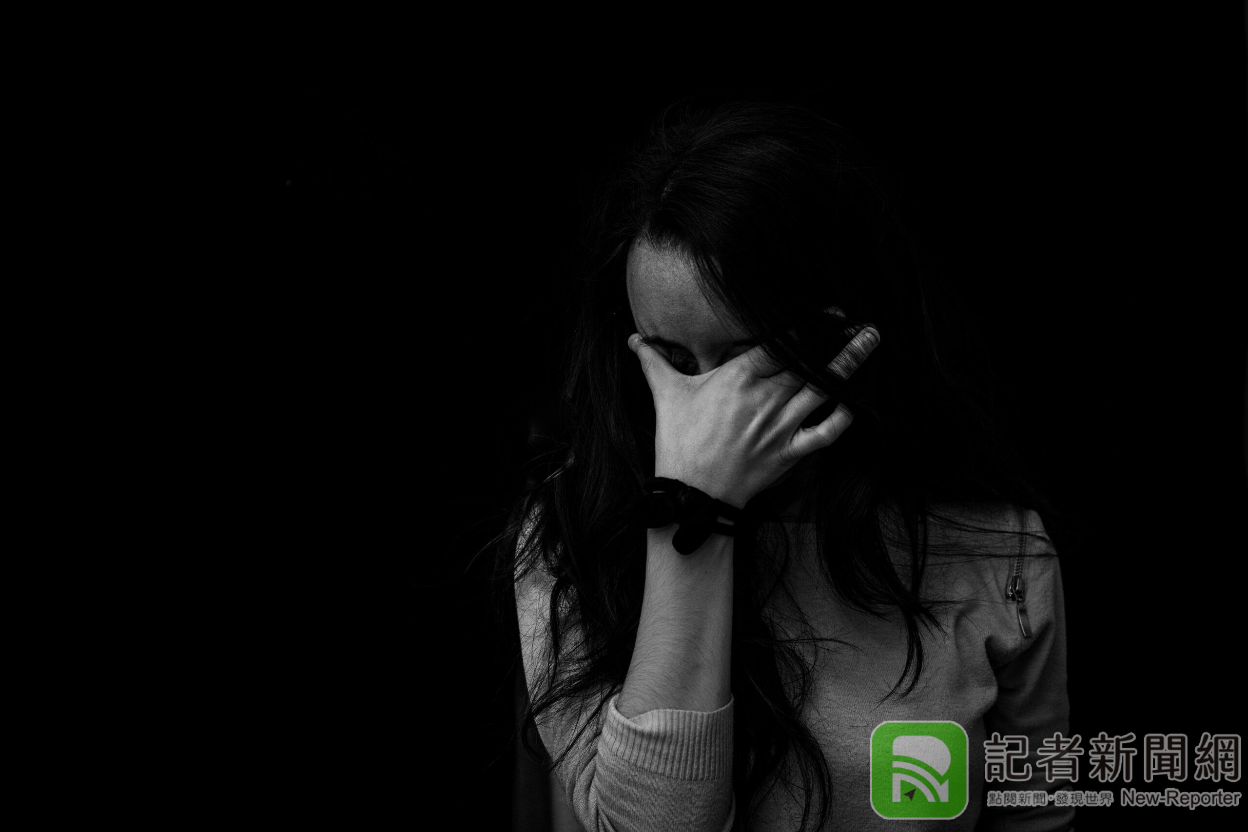 女想買回寶可夢卡牌　遭威脅提告詐欺！求饒卻被猥褻