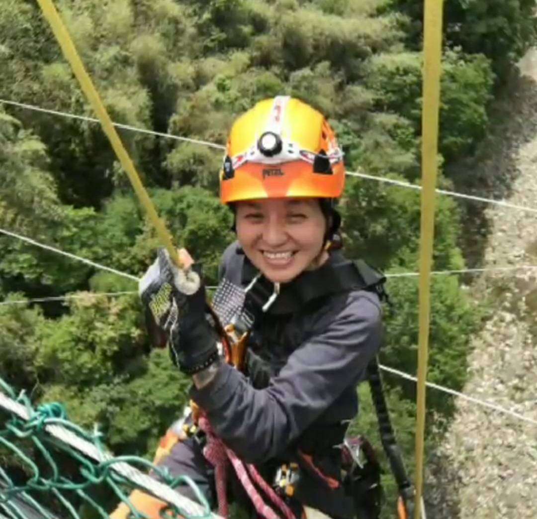 目擊車禍現場　平鎮熱心義消秒衝上前救人