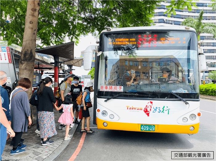 台南台灣好行有多條路線，除了可以走遍台南各個觀光景點外，更可搭乘好行遊覽安平燈 0