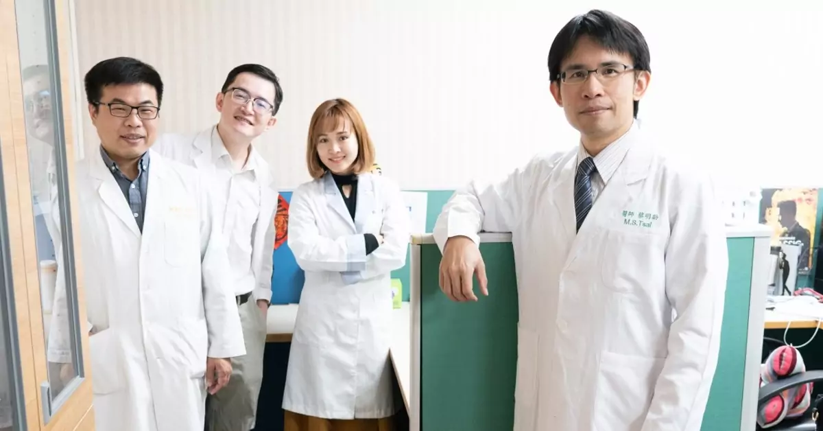 睡眠呼吸中止症年輕化 中壯年中風可能是打鼾惹禍 嘉義長庚醫院耳鼻喉科主任蔡明劭醫師右一