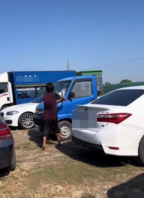 【有片】男持球棒狂砸車 原來是與妻吵架砸妻名下自家車洩恨 【有片】男持球棒狂砸車 原來是與妻吵架砸妻名下自家車洩恨