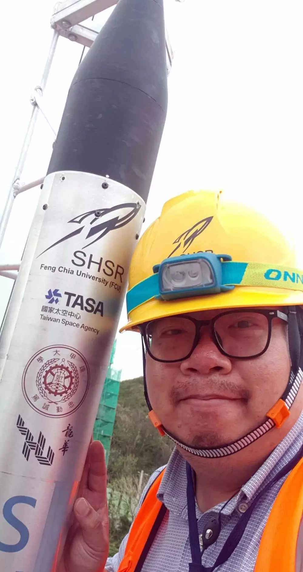 龍華科大師生成功發射探空火箭 升空畫面曝 私立科大首間參與探空火箭發射 龍華電子系馬原懷師生實現太空夢 4 0