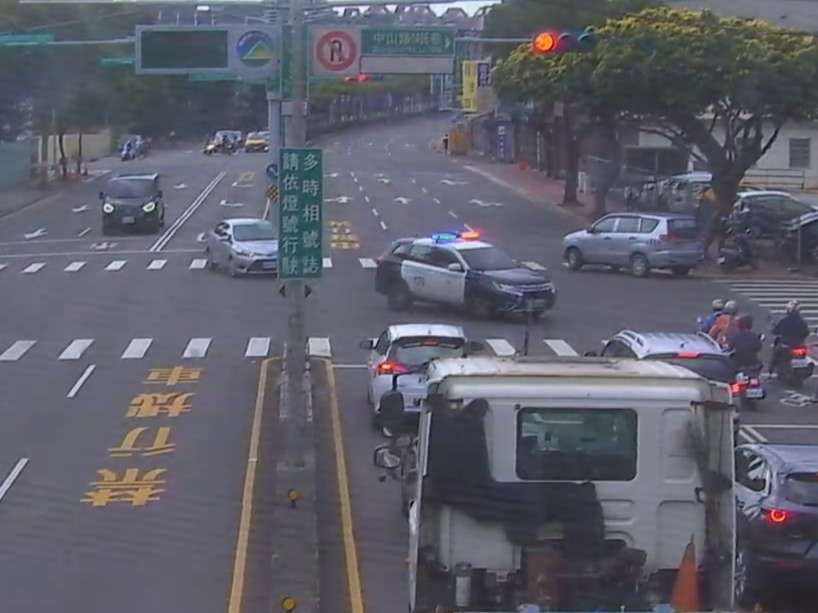 他膽囊疼痛幾近昏厥 7旬老母拜託警察開道送醫 租10701中山路與中山路1496巷 1.中山路與中山路1496巷AHD全 20231129125748 20231127 120000 movie.mp4 0