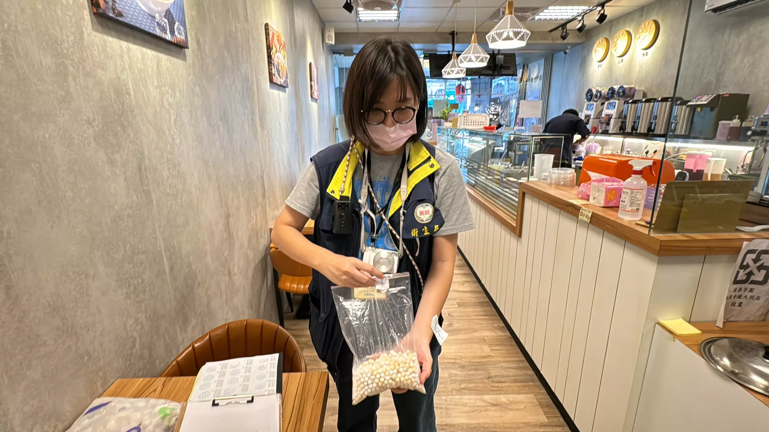 桃衛局抽驗203件冬令應景食品 稽查結果出爐 芋園店家抽驗 合格 scaled