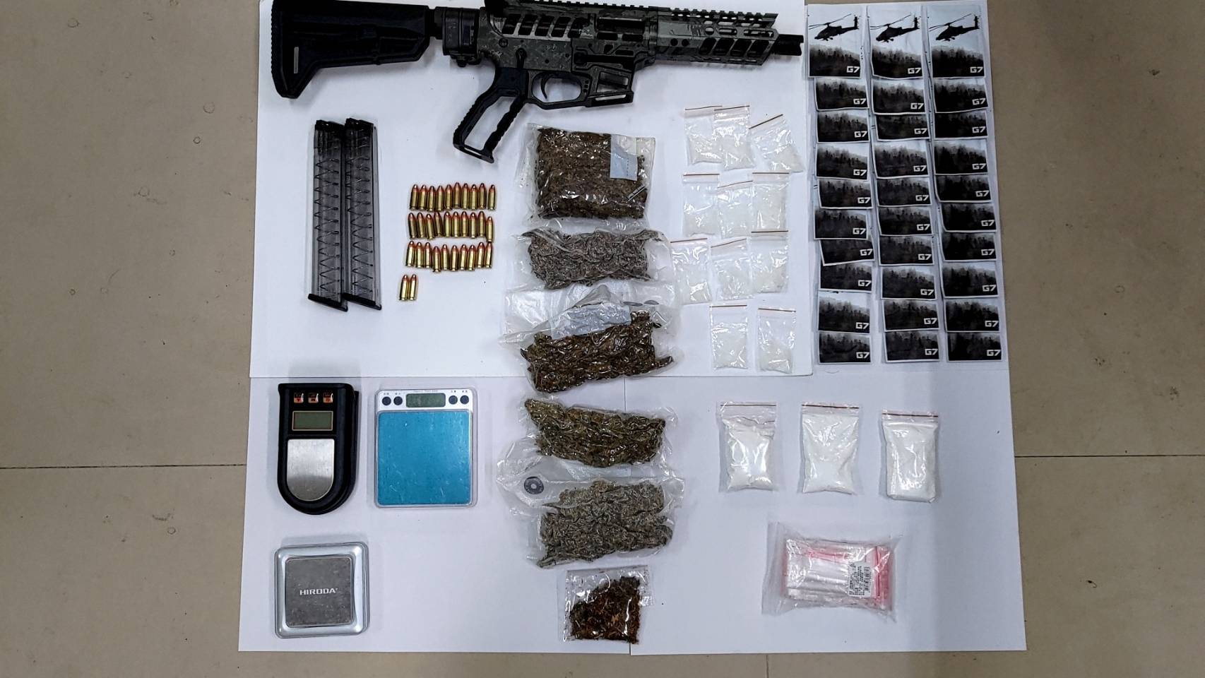 逃亡毒販防黑吃黑擁泰國皇家軍隊同款衝鋒槍 嗆遇到警察「拚就對了」