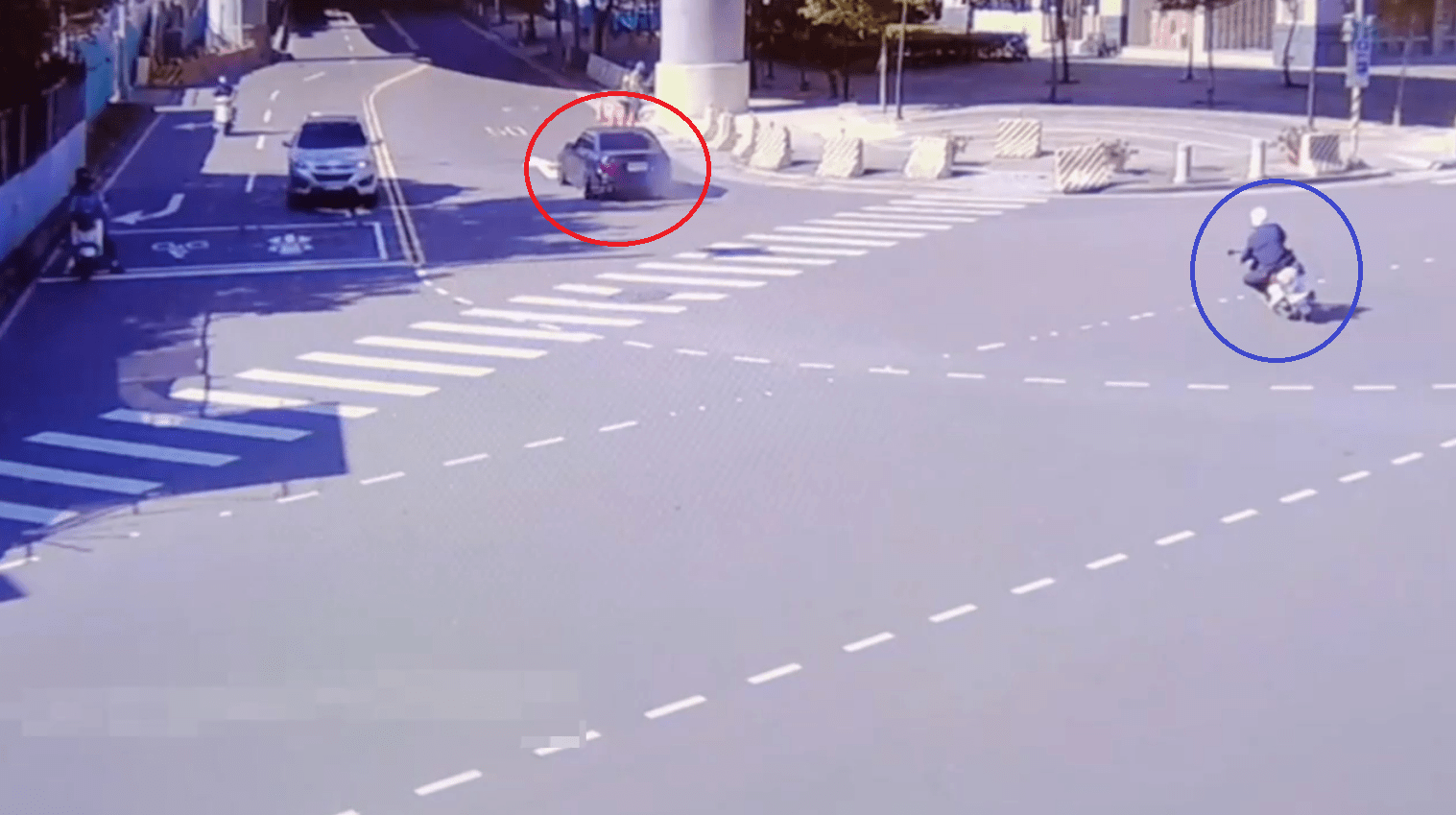 開賓士車掛假車牌販毒罰單別人繳！兩度拒檢脫逃警守株免逮捕搜出毒品