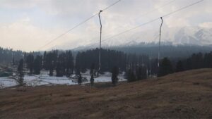 滑雪季”沒有下雪” 旅客退訂重創喀什米爾觀光