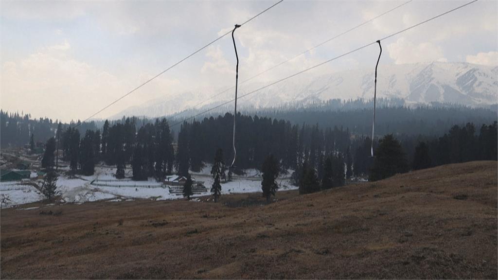 滑雪季”沒有下雪” 旅客退訂重創喀什米爾觀光