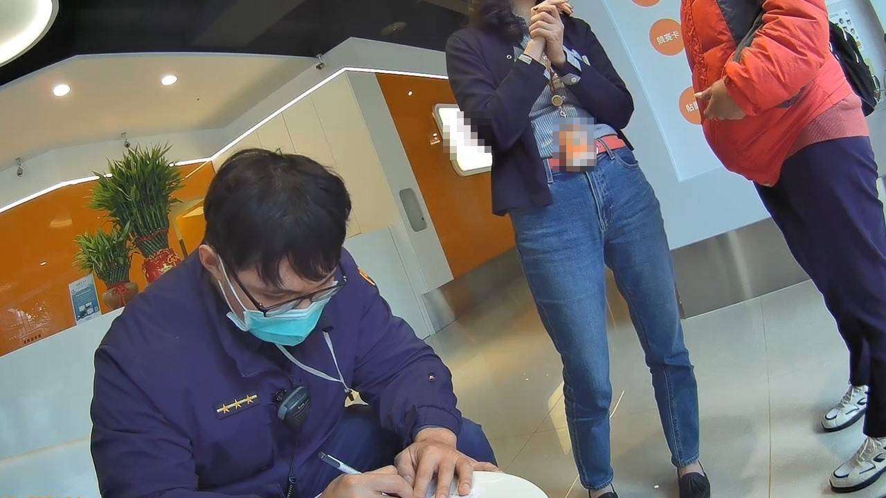 女子誤信投資高獲利欲匯款 桃警及時勸說阻詐50萬 1696062