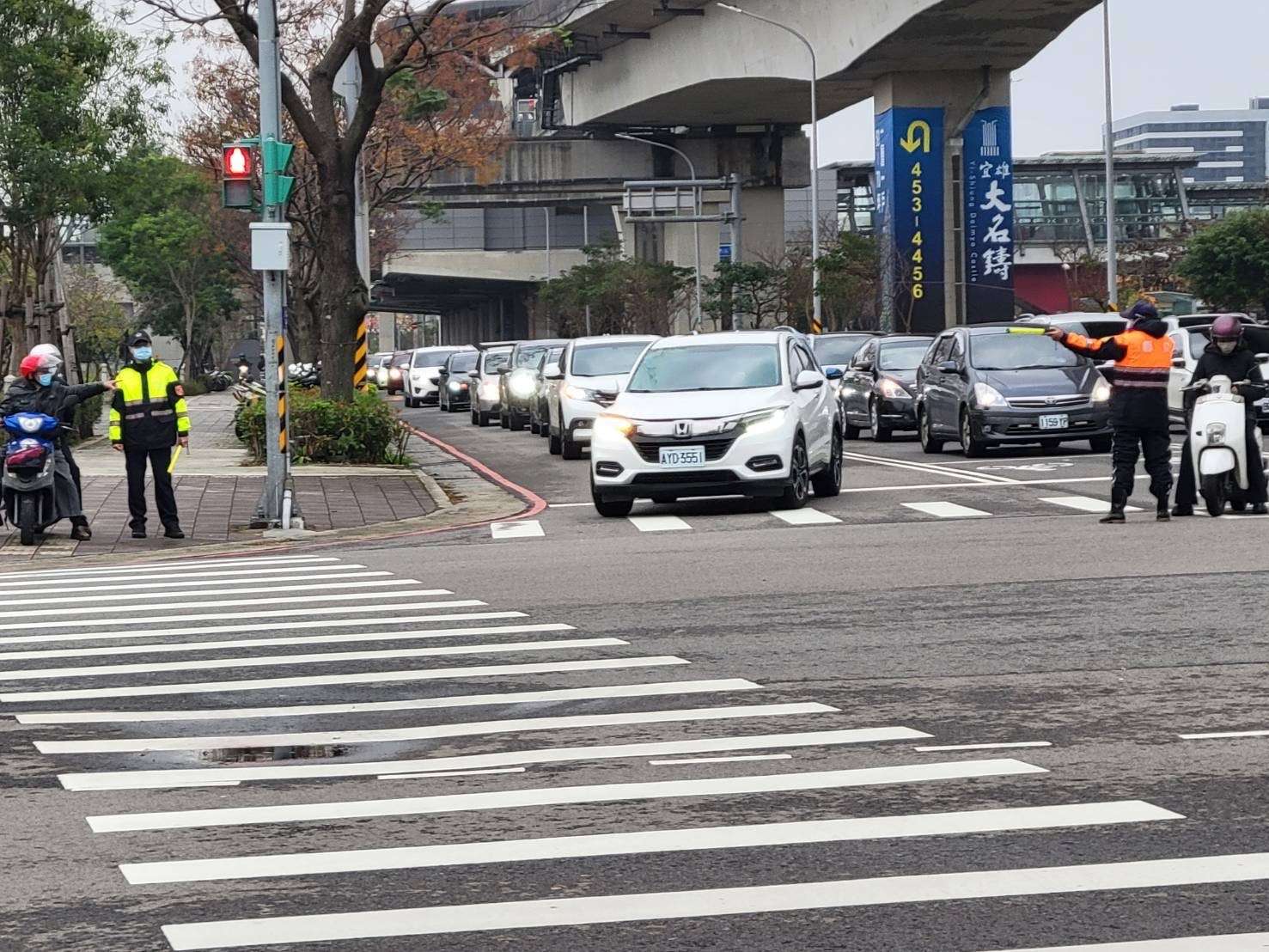 春節連假湧車潮 壢警建議改走替代道路 1 2