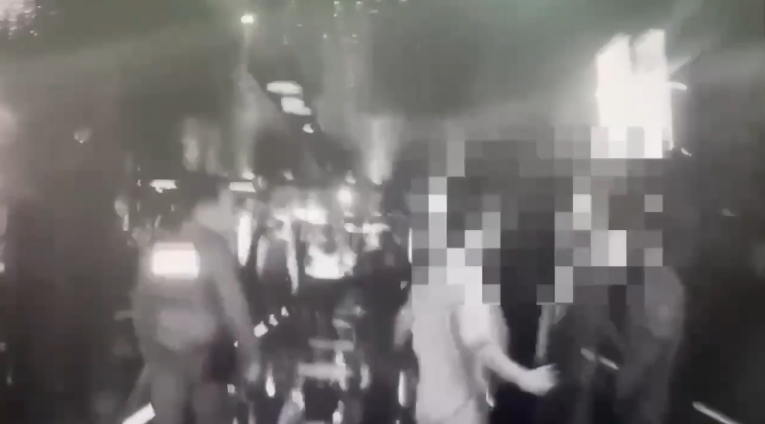 炎亞綸律師陳達德酒店被打 警到場稱「跟其他人無關!」