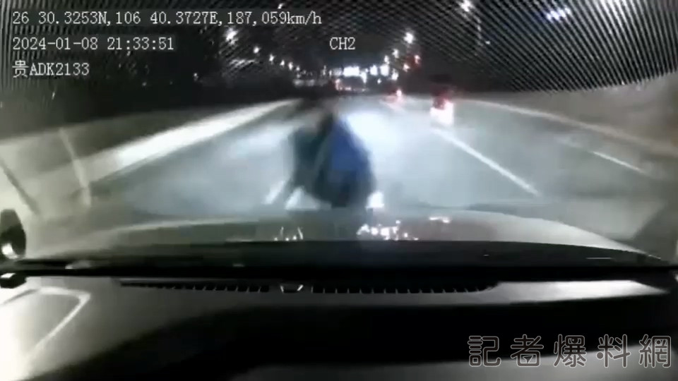 路人穿越馬路遭車撞「血噴擋風玻璃」 倒地又被後車輾過亡