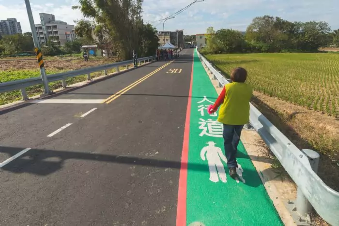 八德山下街新闢道路明正式通車 提升居民交通便捷 八德山下街新闢道路明正式通車 提升居民交通便捷