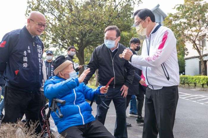 提前拜年八德榮家長輩 張善政肯定安養中心環境 20240129140807389