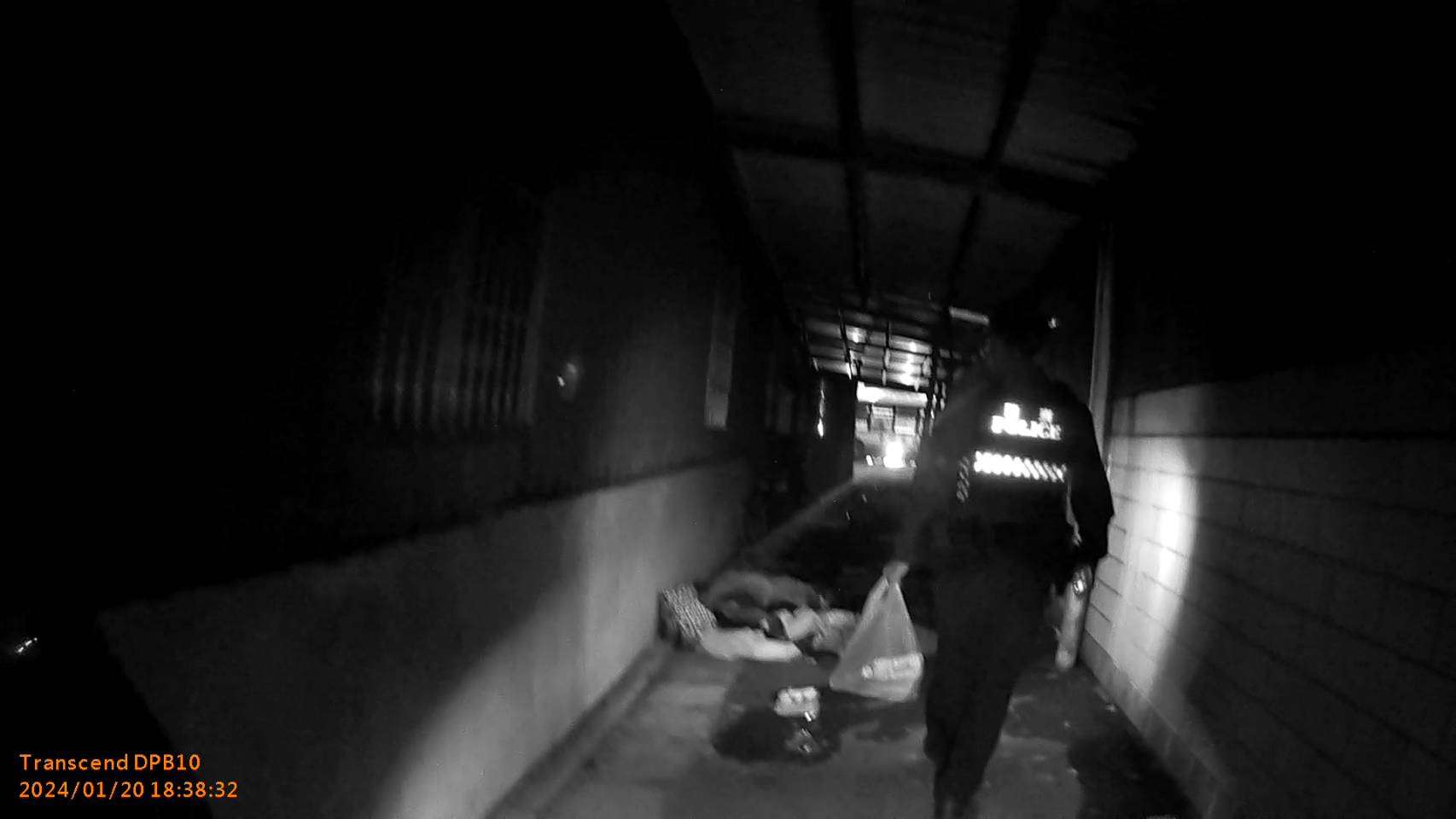 寒冬中男子這原因倒臥在地 蘆竹警及時救他一命 385219