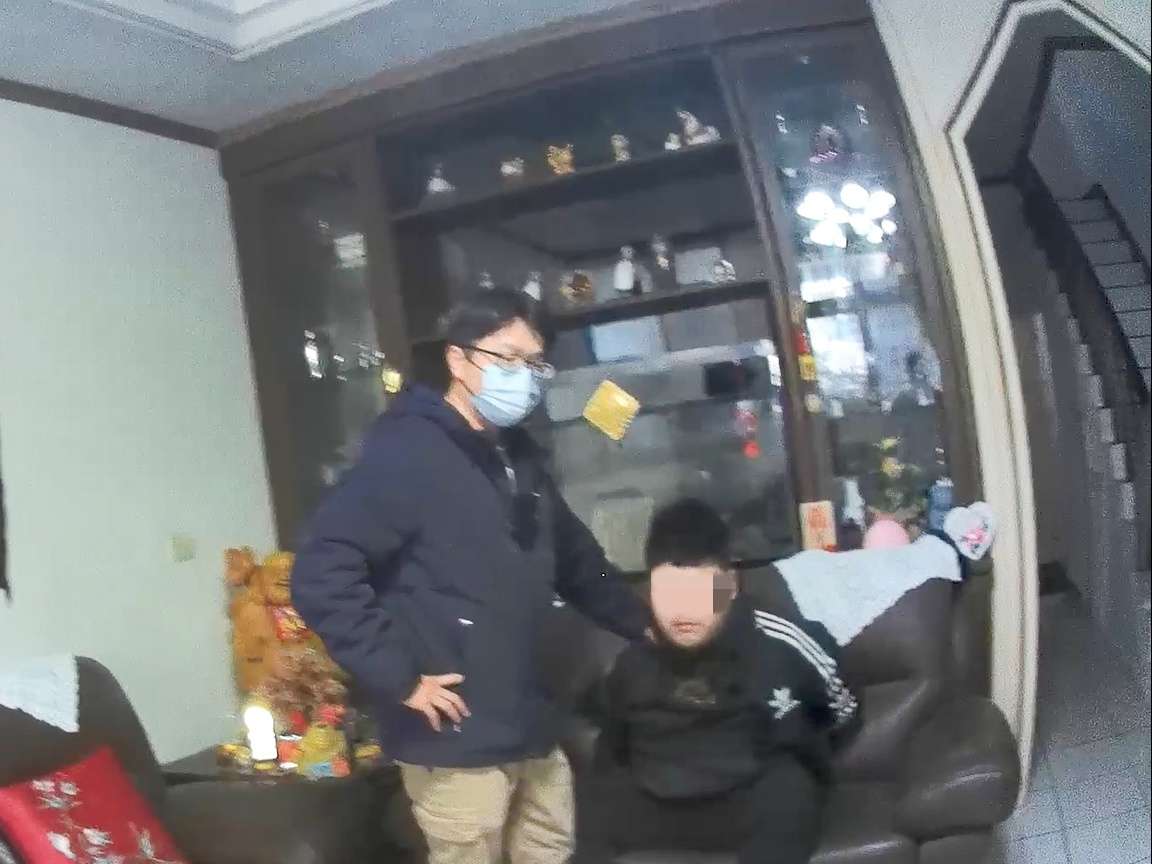 曾被行員阻止匯款 7旬翁改面交付款損失逾7百萬 3 副本 1
