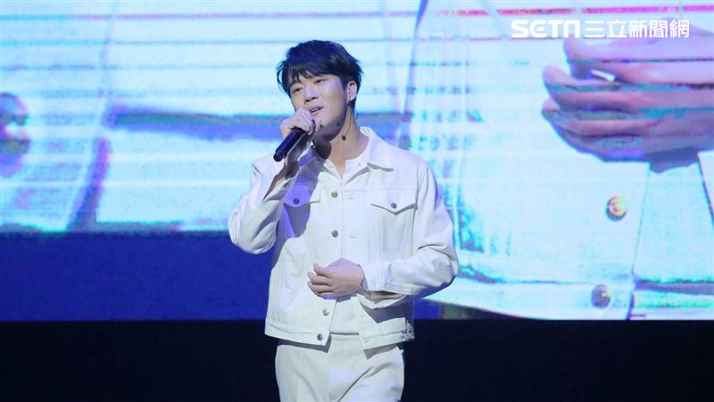 河錫辰自曝棉被就是衣服!淚灑舞台哭不停