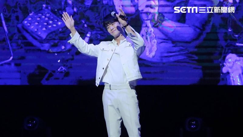 河錫辰大跳HYPE BOY!自評:有點看不下去