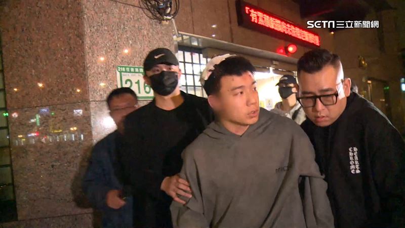 超哥根本不用動手!律師:一秒制服Toyz