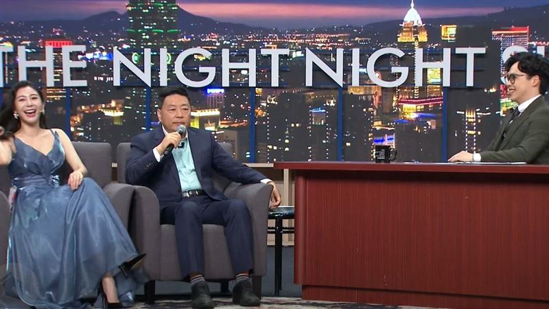 醫砲夜夜秀邀「無選舉權利外國人」嘲大選