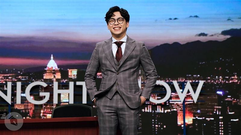 賀瓏臉書遭網友洗版、譙翻 占星師嘆這事