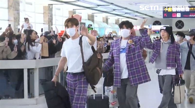 Super Junior抵達高雄 小分隊打歌服現身