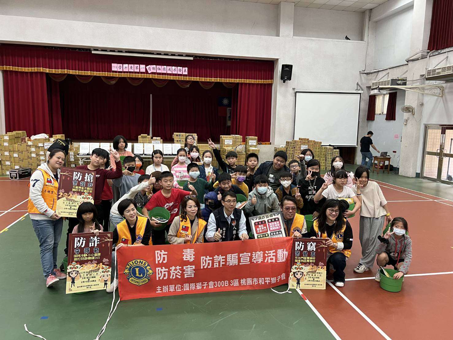 八德警攜手民間組織 前進校園宣導反毒 547845 0