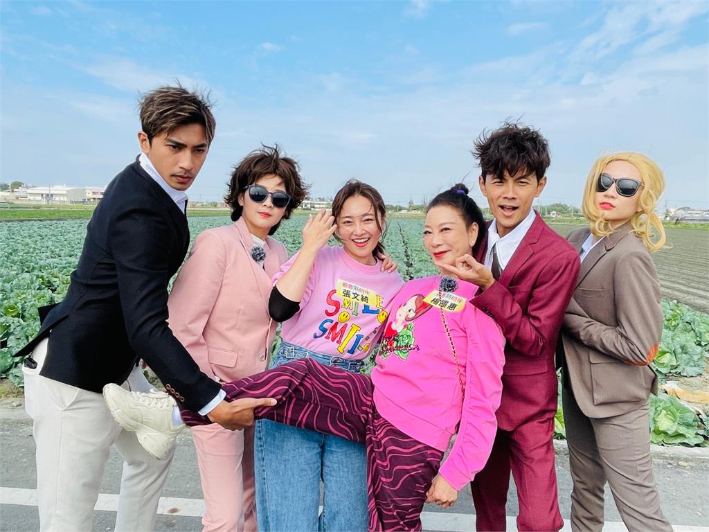 採收高麗菜被「點名」時間到要停止!籃籃愛偷吃步在地職人都知道