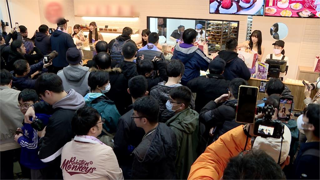 企業推「碳中和麵包門市」 慕獅女孩化身一日店長