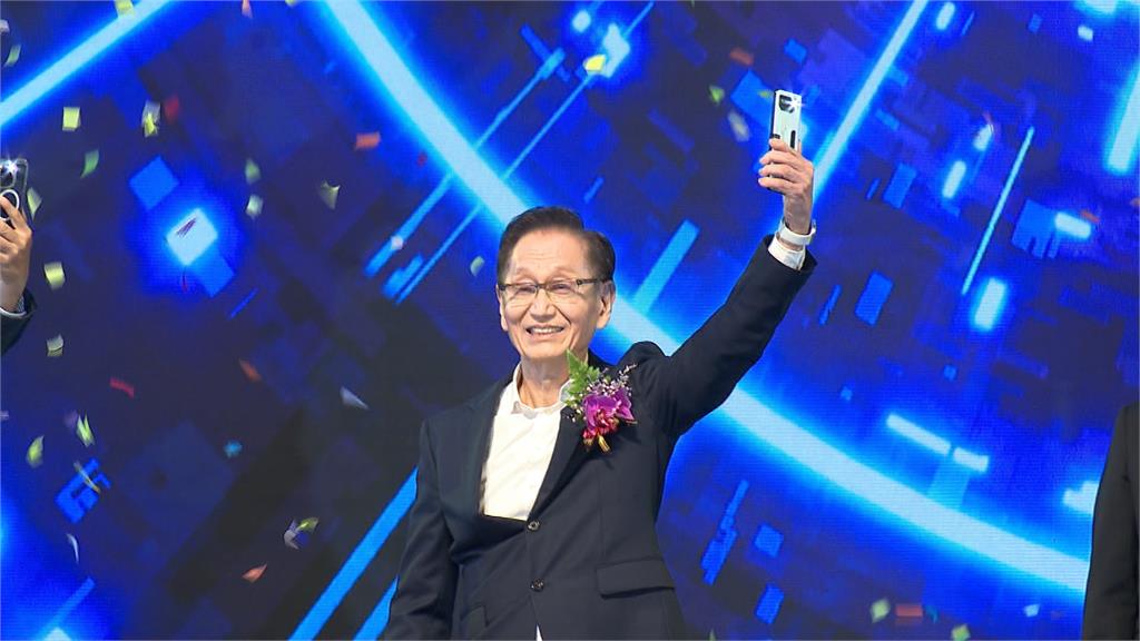 華碩往全方位AI企業發展! 施崇棠:AI人才擴編到千人