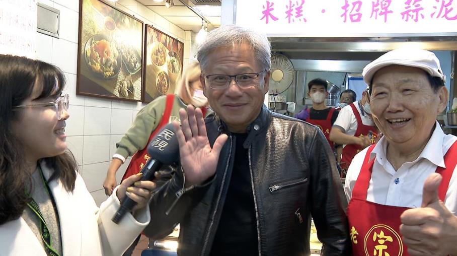 黃仁勳被媽媽「講得像12歲」!她曝3行為:真的很像