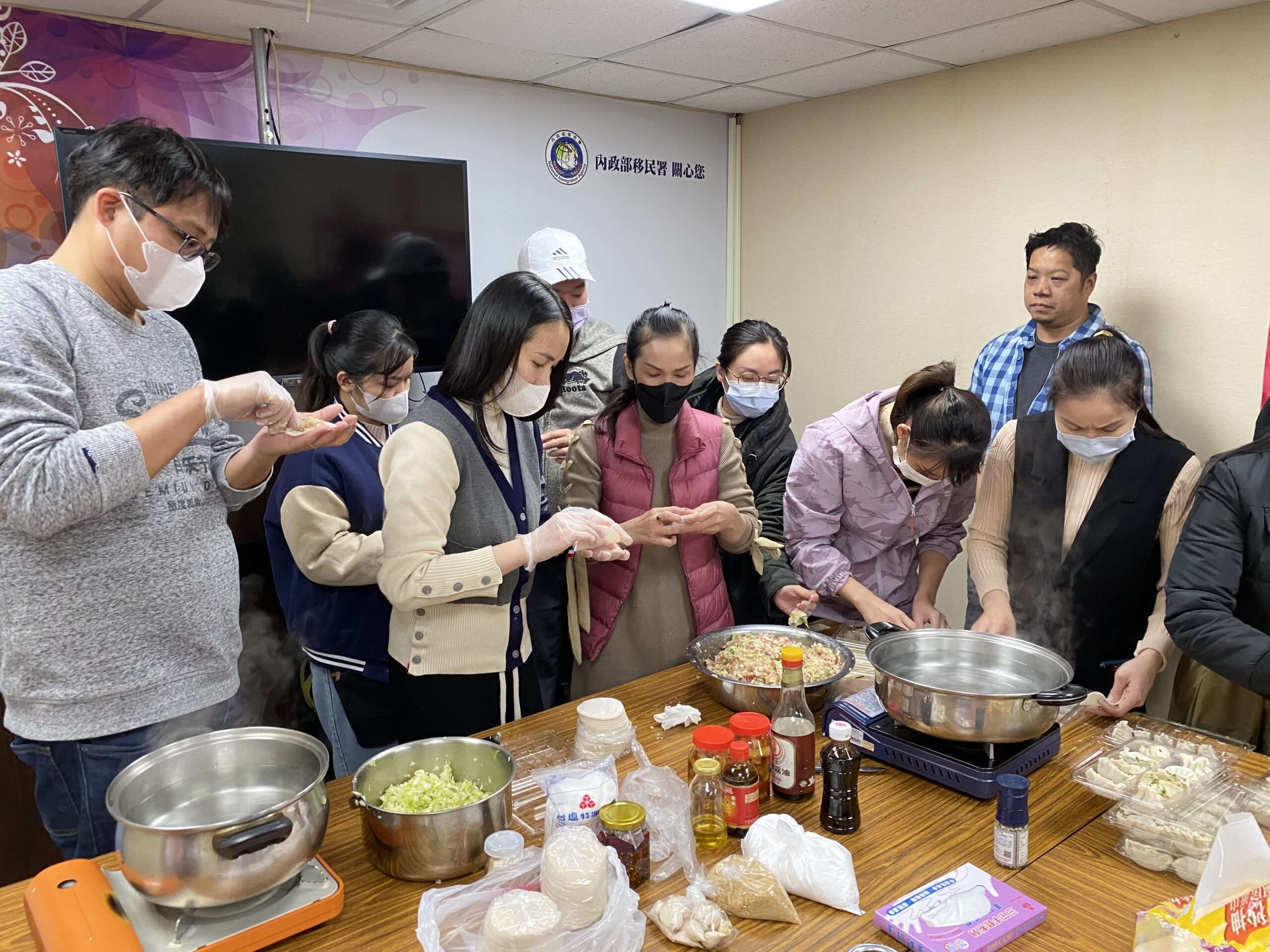 移民署桃園站提醒移民法修法重點 逾期者3/1起加重罰則 FDD62BEF B55D 4615 8F82 226A3D31B601 scaled