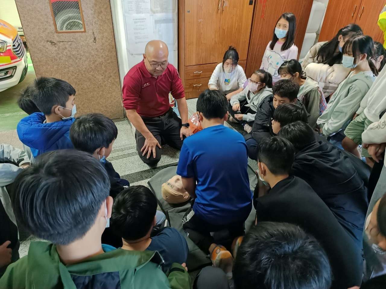 學童參訪桃消中壢分隊 防災觀念向下扎根 S 10076240 0