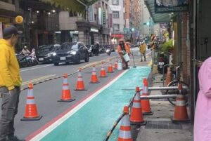 劃設綠鋪人行道引診所不滿 桃園區公所回應了