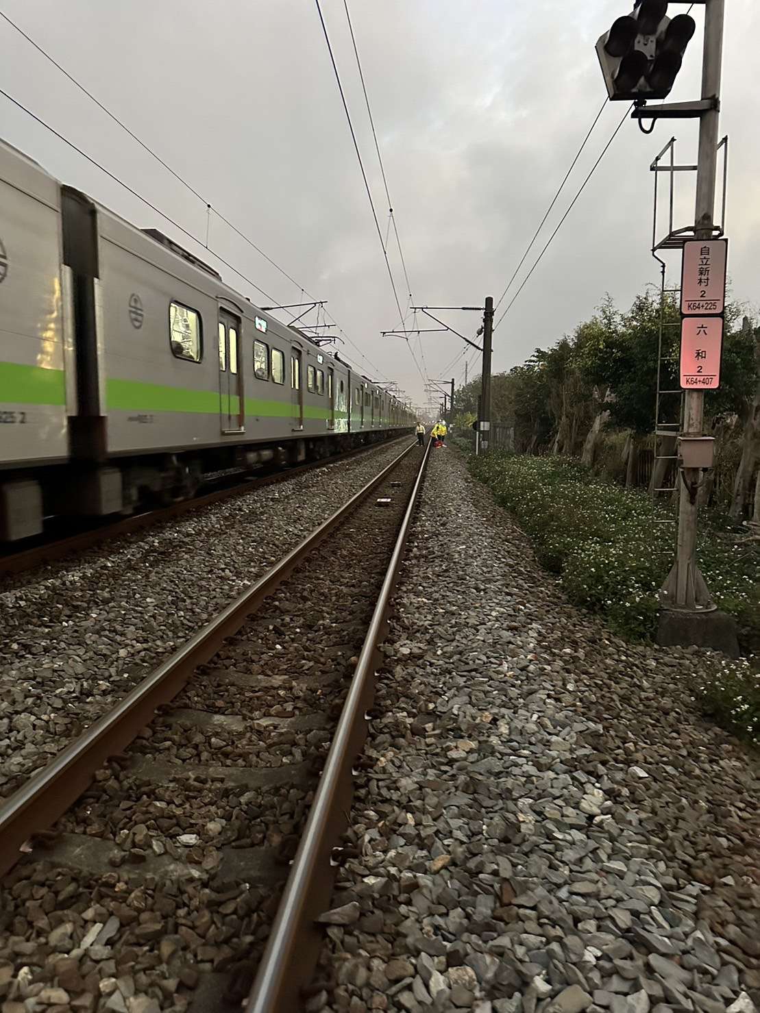 台鐵中壢普仁里平交道傳死傷事故 部分班次受影響 S 5374116 複製