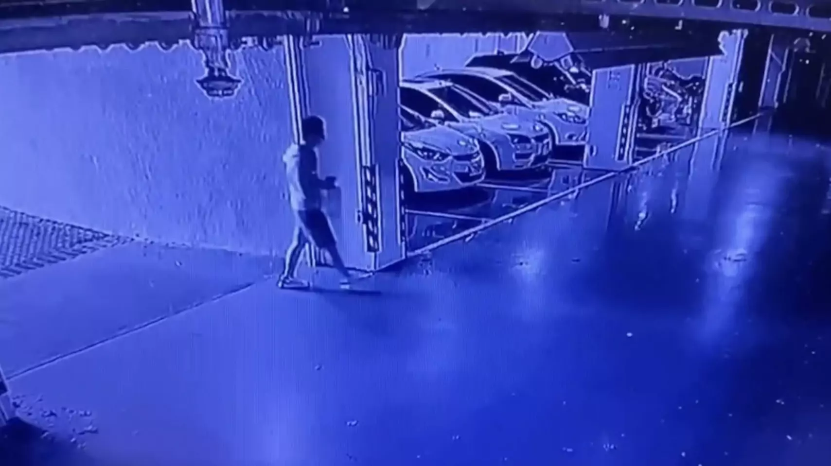 車輛遭扣!違規男子竟潛入警所停車場做這事 車輛遭扣!違規男子竟潛入警所停車場做這事