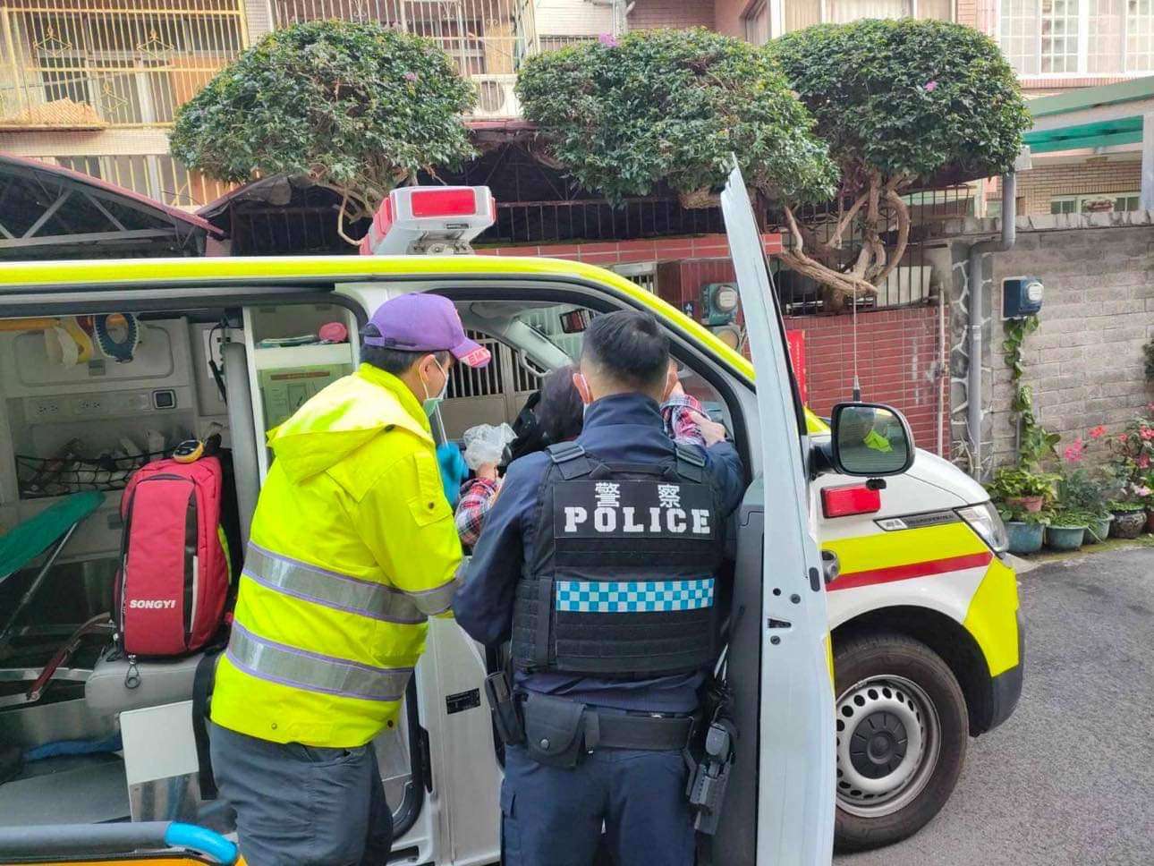 9旬翁跌倒濺血 龍潭警消即刻救援 S 9380007 0