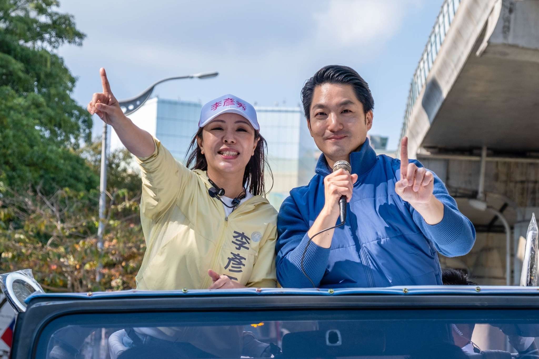 圖說：2013年，105輛粉紅色凱迪拉克齊聚達拉斯藝術區，往玫琳凱總部大樓出發。（圖玫琳 1