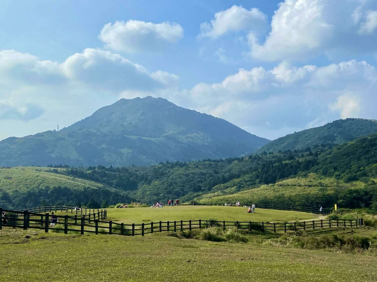 副刊/從絹絲瀑布到擎天崗的如歌行板