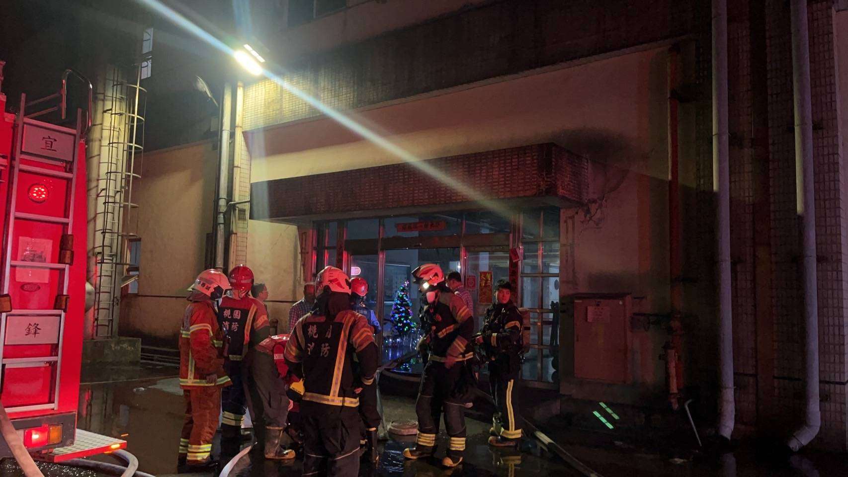 力鵬楊梅廠陷火海 桃環局籲外出戴口罩 1233362 0